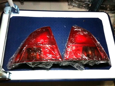 =1,600= ไฟท้ายซ้ายขวา ซีวิคไดเมนชั่น และชิ้นในด้านซ้ายรายละเอียดด้านในครับ