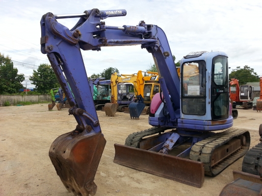 ขายด่วน..รถแบคโฮ  KOMATSU PC75UU-2E รถสวย เก่าญี่ปุ่นแท้ แรงขุดดี ทำงานได้ไว ประหยัดน้ำมันสุดคุ้ม มีใบอินวอยล์ ราคาต่อรองได้.