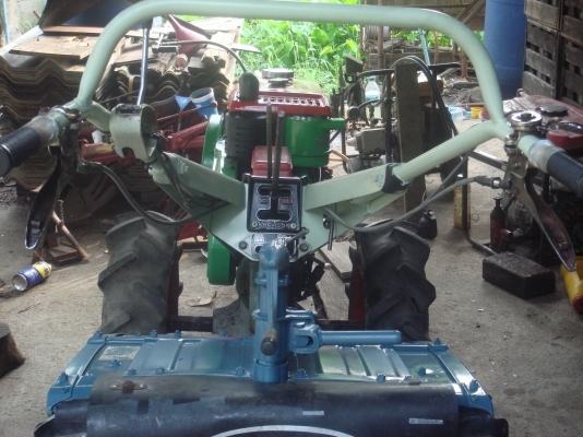 รถพรวนดิน