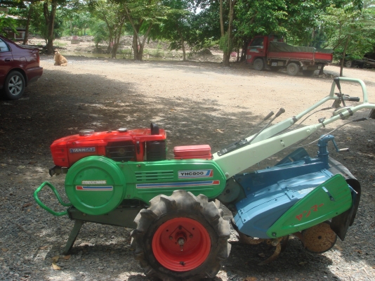 รถพรวนดิน