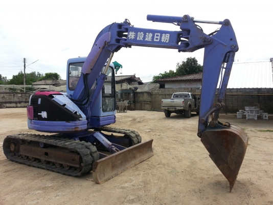 ขายด่วน..รถแบคโฮ KOMATSU PC75UU-2 รถสวย เก่าญี่ปุ่นแท้ แรงขุดดี ทำงานได้ไว ประหยัดน้ำมันสุดคุ้ม มีใบอินวอยล์ ราคาต่อรองได้.