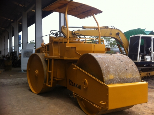 ขายด่วนรถบด3ล้อเหล็ก SAKAI R2 ตรวจเช็คพร้อมใช้ เล่มทะเบียน