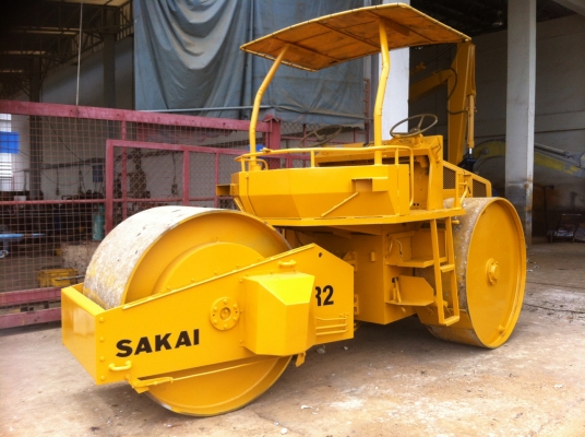 ขายด่วนรถบด3ล้อเหล็ก SAKAI R2 ตรวจเช็คพร้อมใช้ เล่มทะเบียน