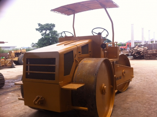 ขายด่วนรถบด3ล้อเหล็ก SAKAI R2 ตรวจเช็คพร้อมใช้ เล่มทะเบียน