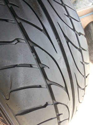 ขายยาง215/50/17 ปี 3811 DUNLOP LM703   1 ชุด