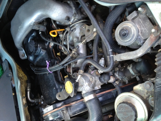 ขายรถบ้านครับเจ้าของขายเอง รถตู้TOYOTA หัวจรวดตาเพรช ปี 2000 เครื่อง 3.0cc 5L อ๊อฟชั่นเต็มครับ