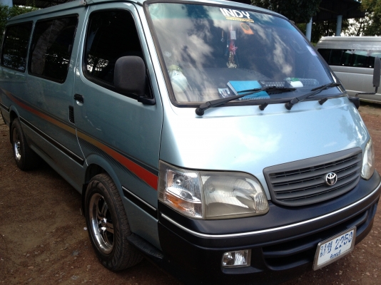 ขายรถบ้านครับเจ้าของขายเอง รถตู้TOYOTA หัวจรวดตาเพรช ปี 2000 เครื่อง 3.0cc 5L อ๊อฟชั่นเต็มครับ