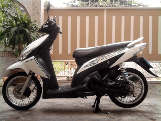 ขออนุญาติขาย Honda Click Combi Brake มือเดียว สีขาวมุก