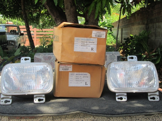 ไฟหน้า mazda 1000-1400E เลนส์กระจกเปลี่ยนหลอดได้