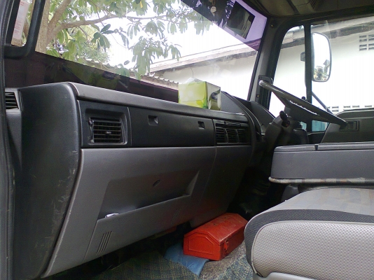 6 ล้อ HINO FD3HLA  195 แรงม้า ยาว 6 เมตร ปี 47