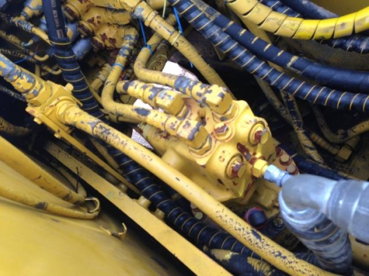 ขายรถแบคโฮ KOMATSU PC120-6 มี VDOครับ ระบบไฟฟ้าเต็ม รถนอกนำเข้าสภาพสวย สนใจติดต่อ 081-2990958