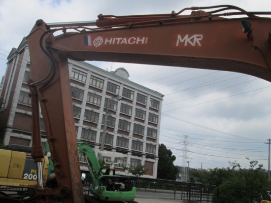 HITACHI