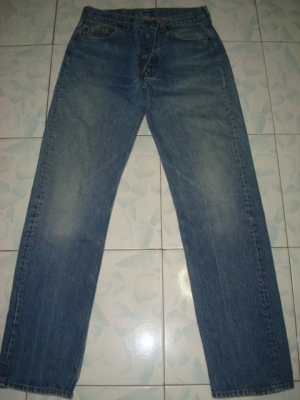 # 8938 # ยีนส์ Levi's 501 ผ้าทราย ของแท้ มือสอง เอว 31 ยาว 31แป็กเงิน เนื้อทรายสวย ตะเข็บสวย