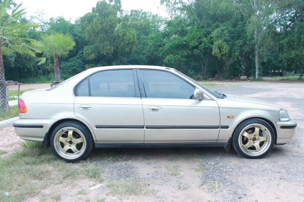 ขาย ปี96 HONDA CIVIC VTI-L โฉมตาโต เกียร์ธรรมดา ขาย ปี96 HONDA CIVIC VTI-L โฉมตาโต เกียร์ธรรมดา