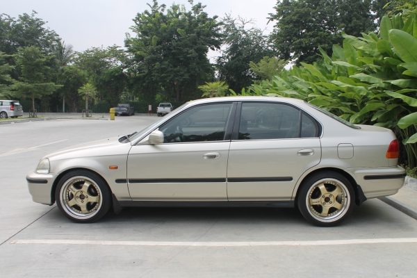 ขาย ปี96 HONDA CIVIC VTI-L โฉมตาโต เกียร์ธรรมดา ขาย ปี96 HONDA CIVIC VTI-L โฉมตาโต เกียร์ธรรมดา