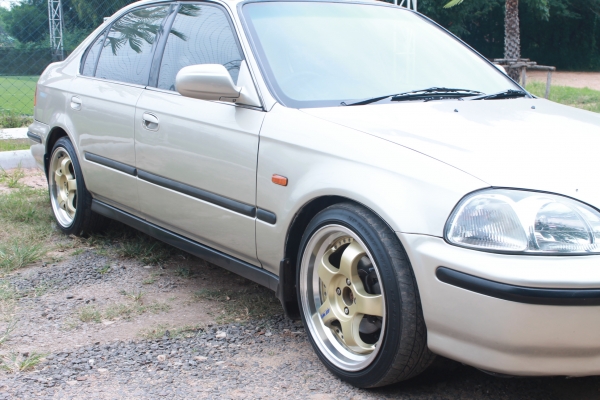 ขาย ปี96 HONDA CIVIC VTI-L โฉมตาโต เกียร์ธรรมดา ขาย ปี96 HONDA CIVIC VTI-L โฉมตาโต เกียร์ธรรมดา