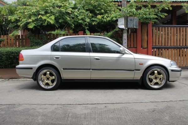 ขาย ปี96 HONDA CIVIC VTI-L โฉมตาโต เกียร์ธรรมดา ขาย ปี96 HONDA CIVIC VTI-L โฉมตาโต เกียร์ธรรมดา