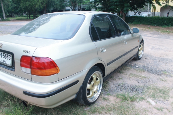 ขาย ปี96 HONDA CIVIC VTI-L โฉมตาโต เกียร์ธรรมดา ขาย ปี96 HONDA CIVIC VTI-L โฉมตาโต เกียร์ธรรมดา