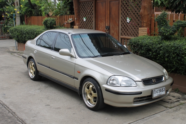 ขาย ปี96 HONDA CIVIC VTI-L โฉมตาโต เกียร์ธรรมดา ขาย ปี96 HONDA CIVIC VTI-L โฉมตาโต เกียร์ธรรมดา