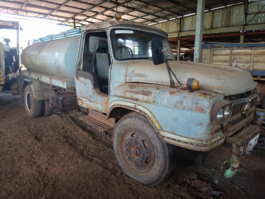 ขายด่วน  รถบรรทุกถังน้ำ 6 ล้อ  ยาง 900    พร้อมใช้งาน