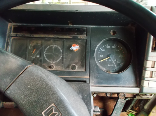 ขายด่วนรถ6ล้อร๊อกกี้ยาง900เครือง6BD1ยาว5เมตร