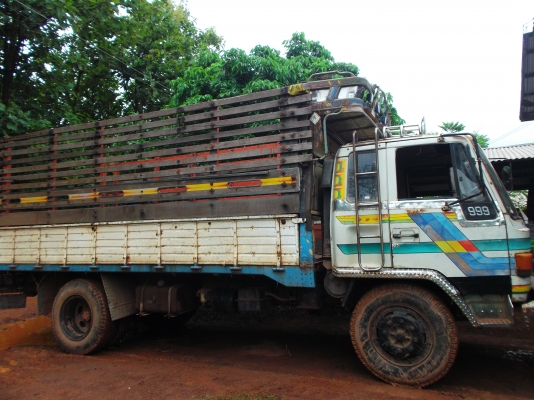 ขายด่วนรถ6ล้อร๊อกกี้ยาง900เครือง6BD1ยาว5เมตร