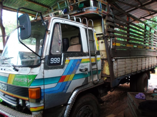 ขายด่วนรถ6ล้อร๊อกกี้ยาง900เครือง6BD1ยาว5เมตร