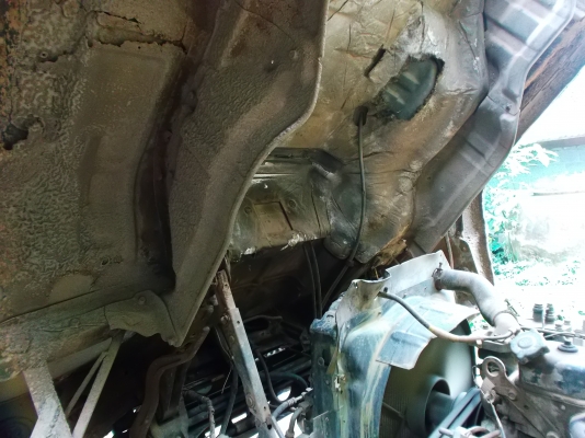 ขายด่วนรถ6ล้อร๊อกกี้ยาง900เครือง6BD1ยาว5เมตร