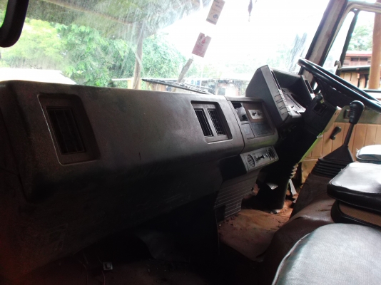 ขายด่วนรถ6ล้อร๊อกกี้ยาง900เครือง6BD1ยาว5เมตร