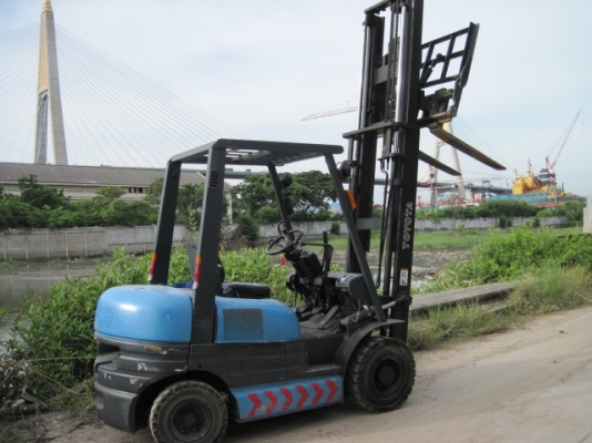 รถยกยี่ห้อ toyota ขนาด 2.5 ตัน เครื่องดีเซล เสา 3.7 ม. งาฮิงค์ นำเข้า