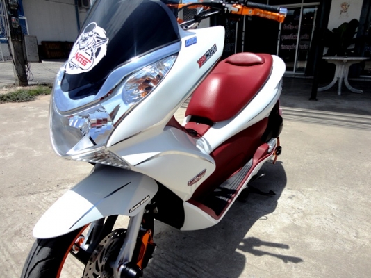 ขาย PCX150 ขาว-แดง ของแต่งเพียบ วิ่ง 7,xxx โล รถ 6 เดือน ราคาถูก