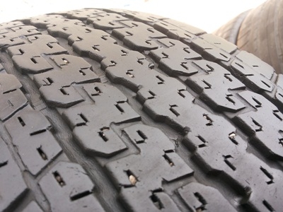 ขายยาง245/70/16 ปี 11/ฃ3เส้นปี08/1เส้น BRIDGESTONE DUELER H/T 840 1 ชุด