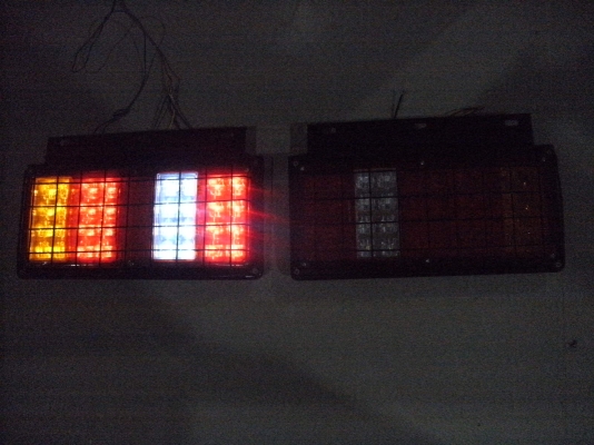 ชุดไฟท้ายหลอดLED,24Vขนาด34*18.8*5 (R+Lขายคู่ละ1000บาท)