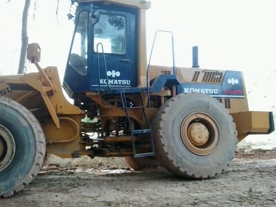 รถุตักล้อยาง คันใหญ่WA400-1 ขายจะเปลี่ยนเป็นแบคโฮ...