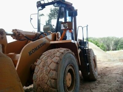 รถุตักล้อยาง คันใหญ่WA400-1 ขายจะเปลี่ยนเป็นแบคโฮ...