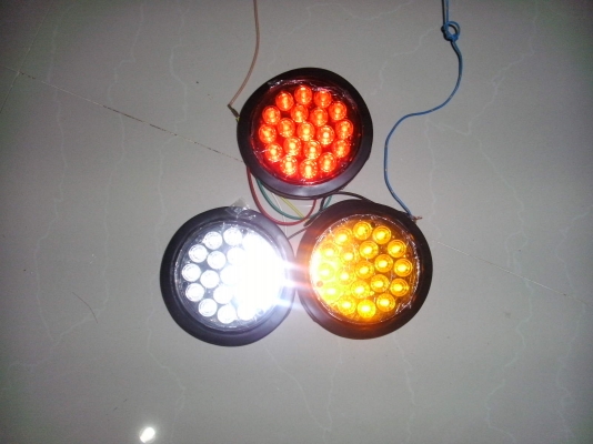 ชุดไฟท้ายหลอดLED,24Vขนาด13.3 (ขายดวงละ300บาท)