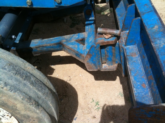 ขายรถไถ FORD 6600 เครื่อง T3 รถไม่มีทะเบียนครับ