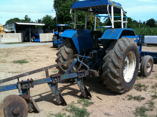 ขายรถไถ FORD 6600 เครื่อง T3 รถไม่มีทะเบียนครับ