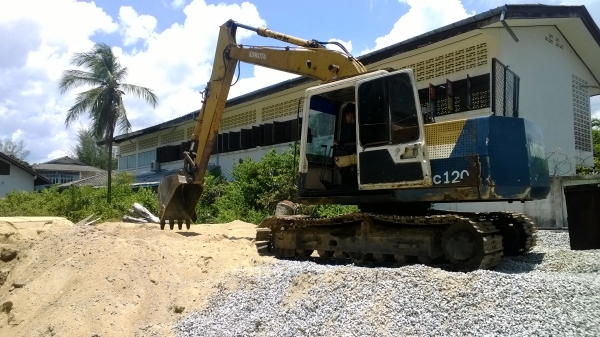 PC120-5 คอนโทนสั้น สภาพใช้ได้ รถใช้งานอยู่ แอร์มี.... PC120-5 คอนโทนสั้น สภาพใช้ได้ รถใช้งานอยู่ แอร์มี....