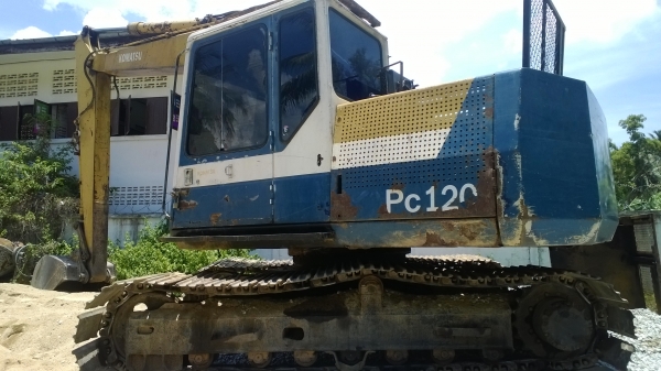 PC120-5 คอนโทนสั้น สภาพใช้ได้ รถใช้งานอยู่ แอร์มี....