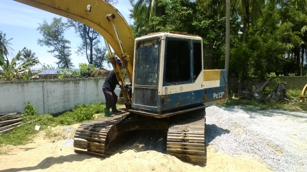 PC120-5 คอนโทนสั้น สภาพใช้ได้ รถใช้งานอยู่ แอร์มี.... PC120-5 คอนโทนสั้น สภาพใช้ได้ รถใช้งานอยู่ แอร์มี....