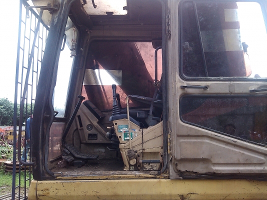 ขายด่วนหัวเก๋ง cat 320v2 สภาพพร้อมใช้งาน มีกล่องไฟด้วยครับ