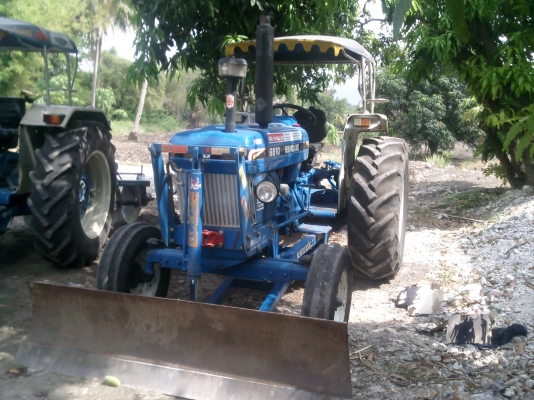 ขายรถไถ ford 5500,  6600 ,7700