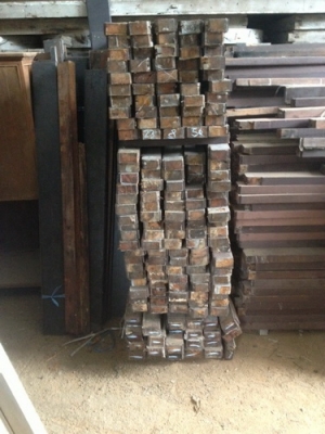 ไม้ตะเคียน 2*4เป็นไม้ตะเคียนทองครับ  ขนาด 2*4 นิ้ว  สวยๆครับ  ความยาว 1.20-1.30 เมตร  ขายท่อนละ 110  ครับ   ความยาว 1.70 - 1.80 เมตร ท่อนละ  130 บาท  ครับ  ไม้เก่าสวยๆครับไม้ชุดนี้  มีประมาณ  1200  ท่อนครับ