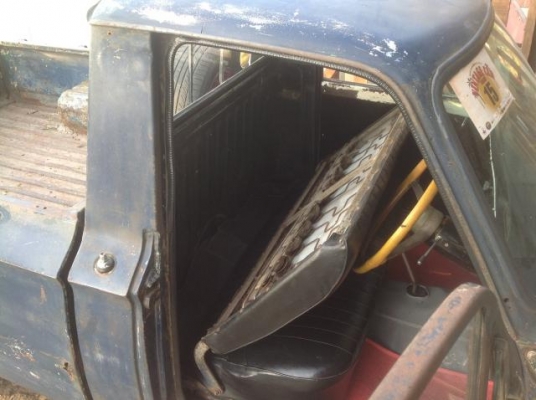 ขาย mazda 8แรงเก่าๆทะเบียนพร้อมโอน 15,000บาทครับ