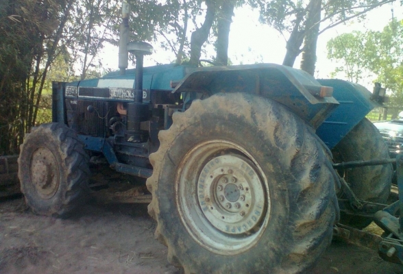 FORD 6640 - 2 เพลา อุปกรณ์ครบพร้อมใช้งาน มีใบมีดดันหน้า ผานพรวนดิน 7 เครื่องแน่นแรงดีไม่เยิ้ม ภายนอกบอดี้รถสวย ระบบเกียร์ ระบบไฮดรอลิกส์สภาพดีไม่มีปัญหาพร้อมใช้งาน ยางดี 4 เส้นหน้าหลังประมาณ 70\% เอกสารทะเบียนครบพร้อม ราคาต่อรองได้ครับ