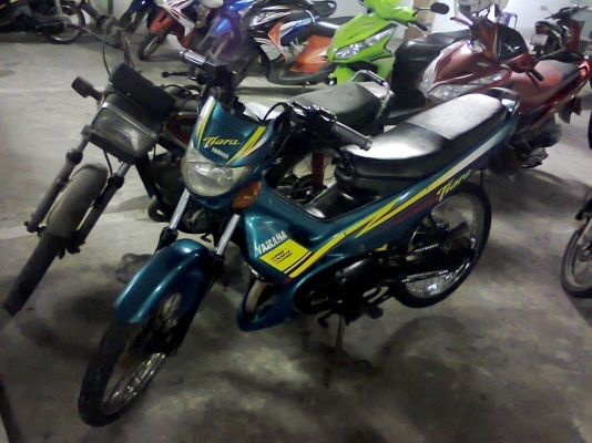 เทียร่า ร้อนๆ  จ้า  ขายด่วนๆๆๆๆ   สภาพดี สียังสดใส  เอกสารพร้อมโอน  เครื่องแรง  คล่องตัว  ขับสนุก   ระบบไฟได้อยู่