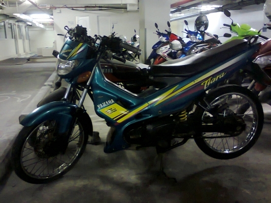 เทียร่า ร้อนๆ  จ้า  ขายด่วนๆๆๆๆ   สภาพดี สียังสดใส  เอกสารพร้อมโอน  เครื่องแรง  คล่องตัว  ขับสนุก   ระบบไฟได้อยู่