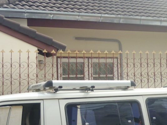 แร็คหลังคา อลูมีเนียม พร้อมเสริมสแตนเลสด้านล่างเพื่อรับน้ำหนัก