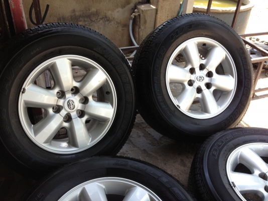 ล้อ เฟอร์จูนเนอร์ ขอบ17" เดิม พร้อมยาง บริสโตน ยางสดมากๆครับ